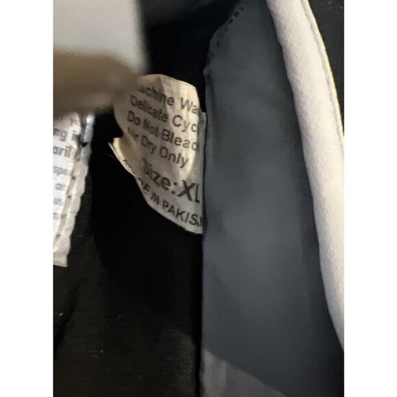 Title Boxing White/Black Gel Gloves Size XLarge - Picture 5 of 5